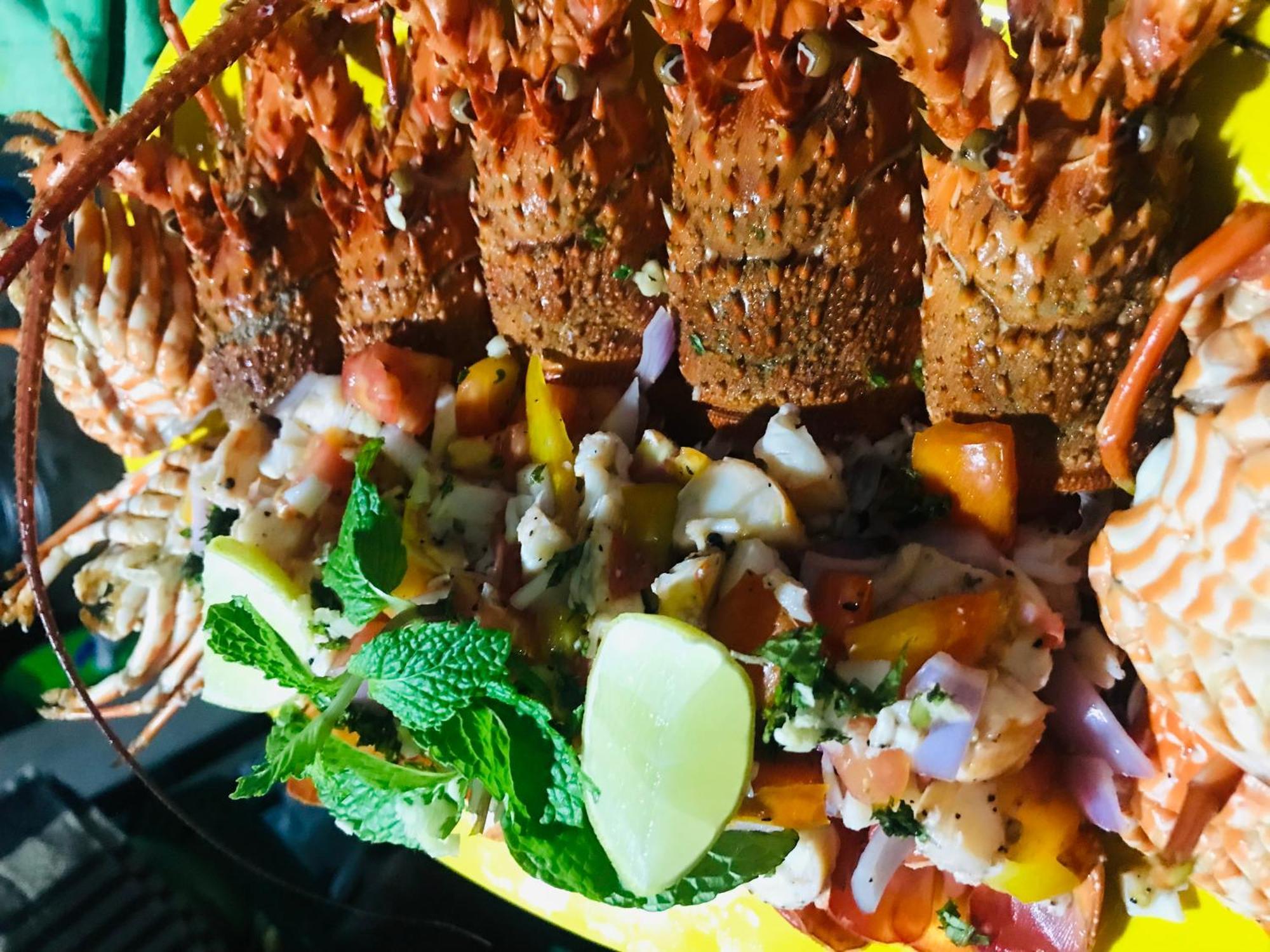 Waves Ranna Cabana And Seafood Exteriör bild